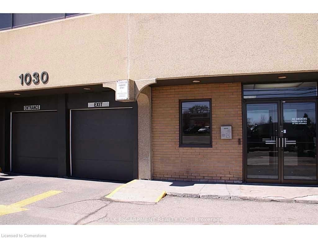 #207 - 1030 Upper James Street Property Photo 3