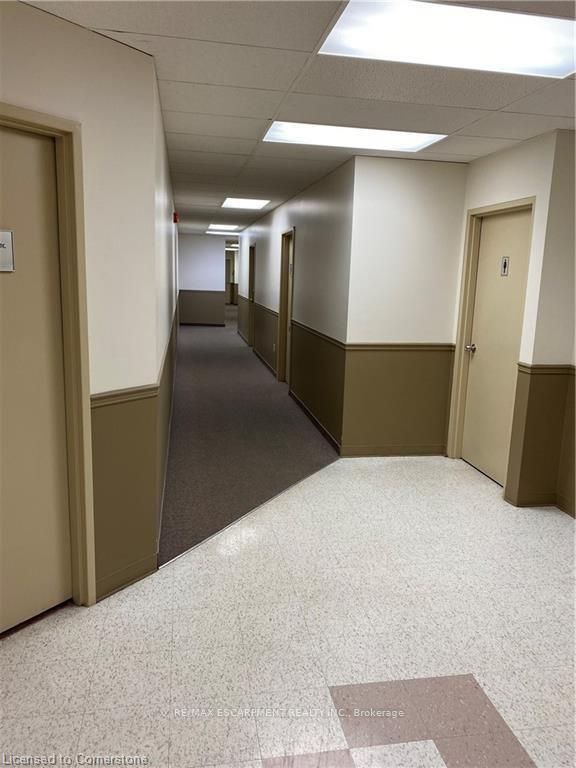 #207 - 1030 Upper James Street Property Photo 10