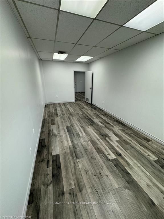 #207 - 1030 Upper James Street Property Photo 17