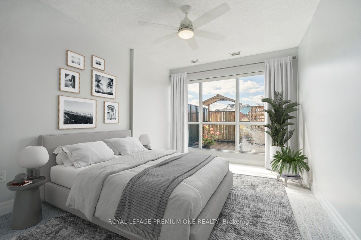 #301 - 150 Wellington Street Property Photo 3