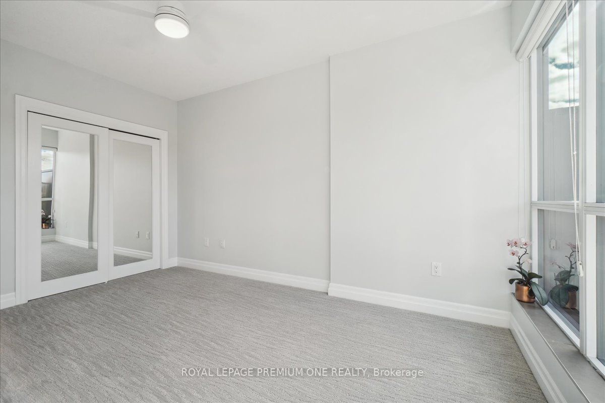#301 - 150 Wellington Street Property Photo 11