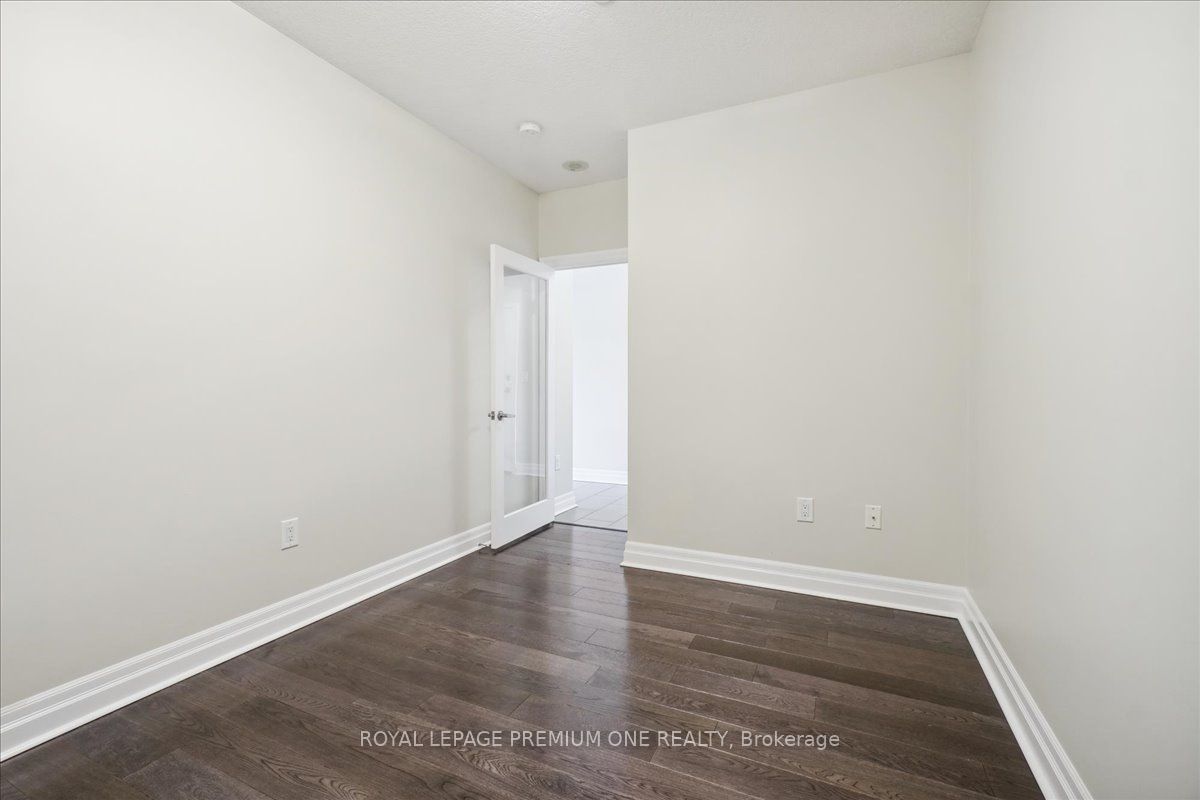 #301 - 150 Wellington Street Property Photo 12