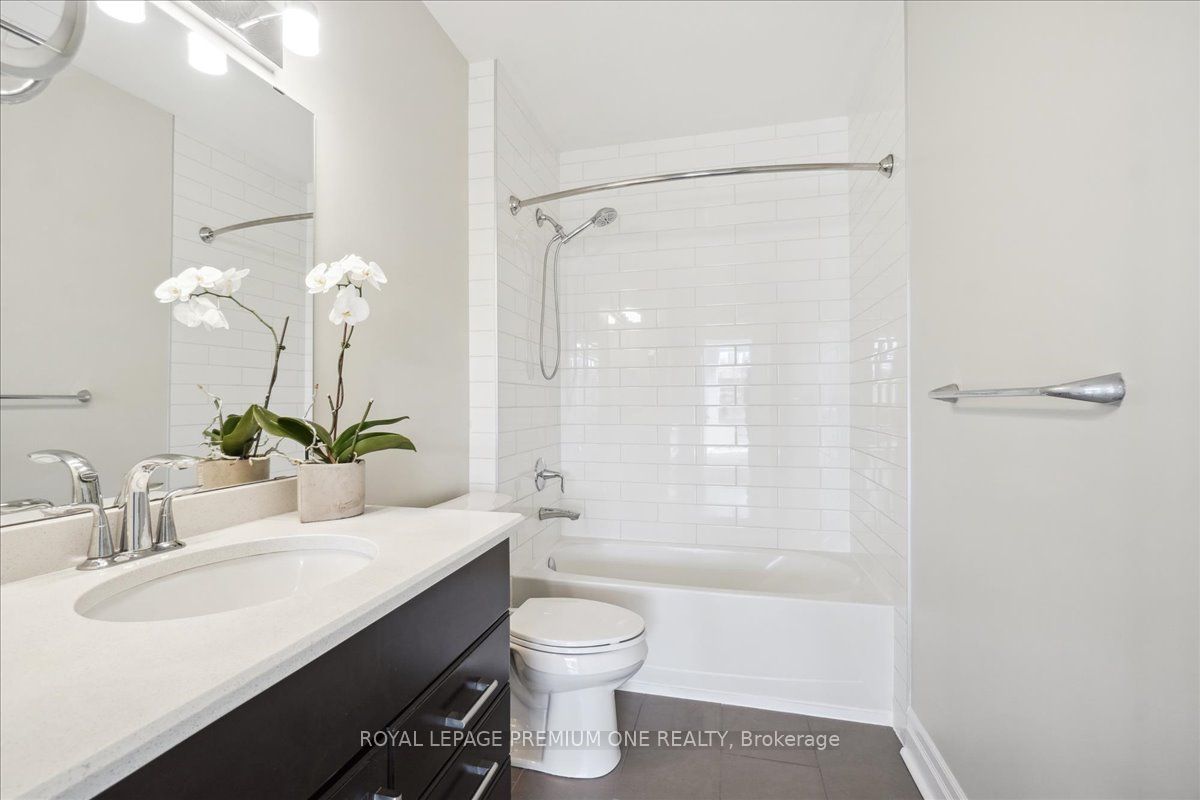 #301 - 150 Wellington Street Property Photo 13
