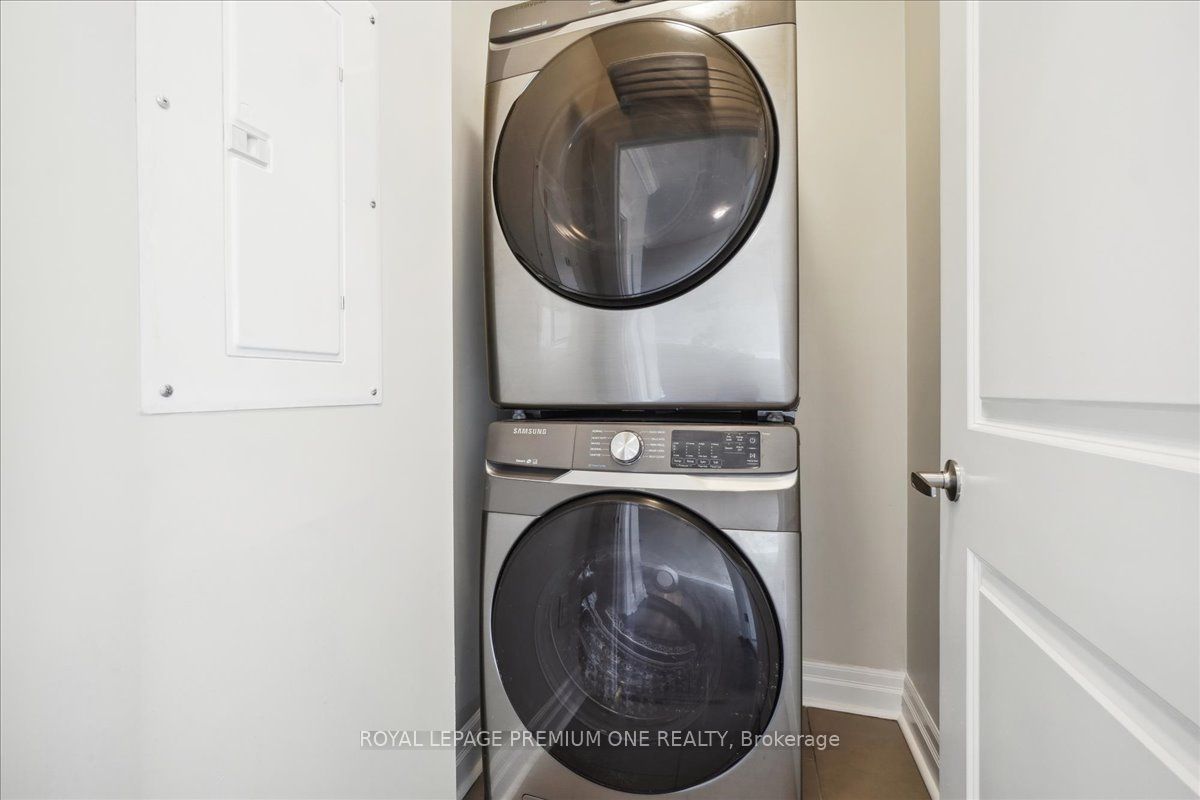#301 - 150 Wellington Street Property Photo 15