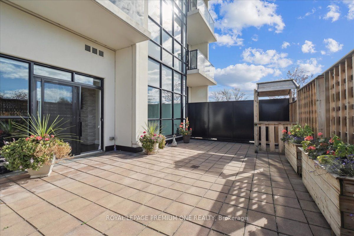 #301 - 150 Wellington Street Property Photo 16