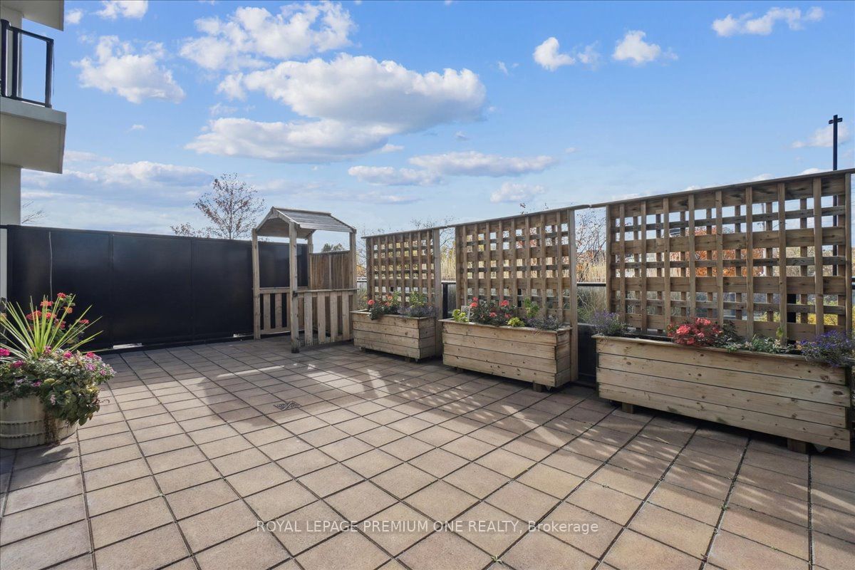 #301 - 150 Wellington Street Property Photo 17