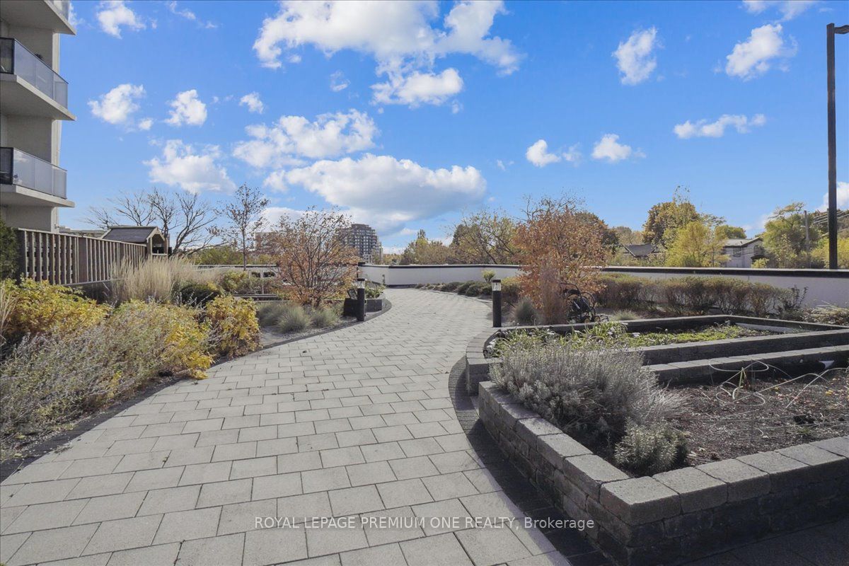 #301 - 150 Wellington Street Property Photo 22