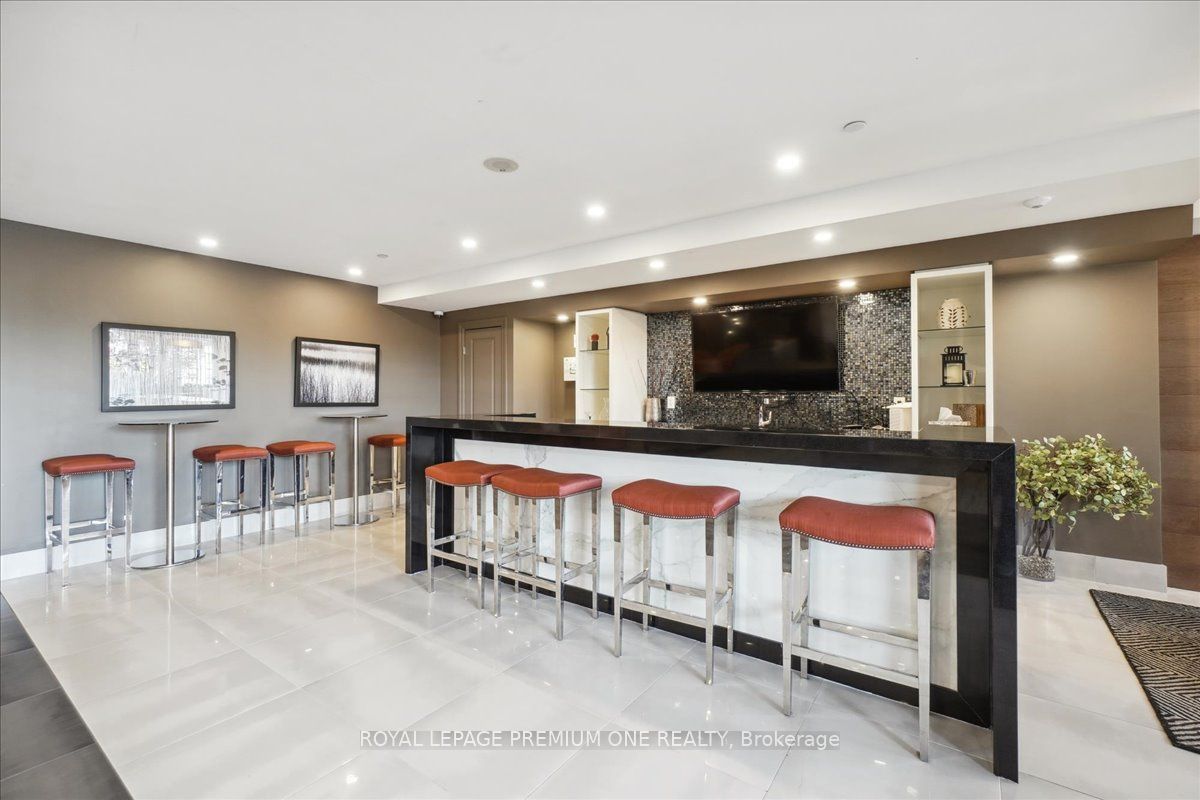 #301 - 150 Wellington Street Property Photo 25
