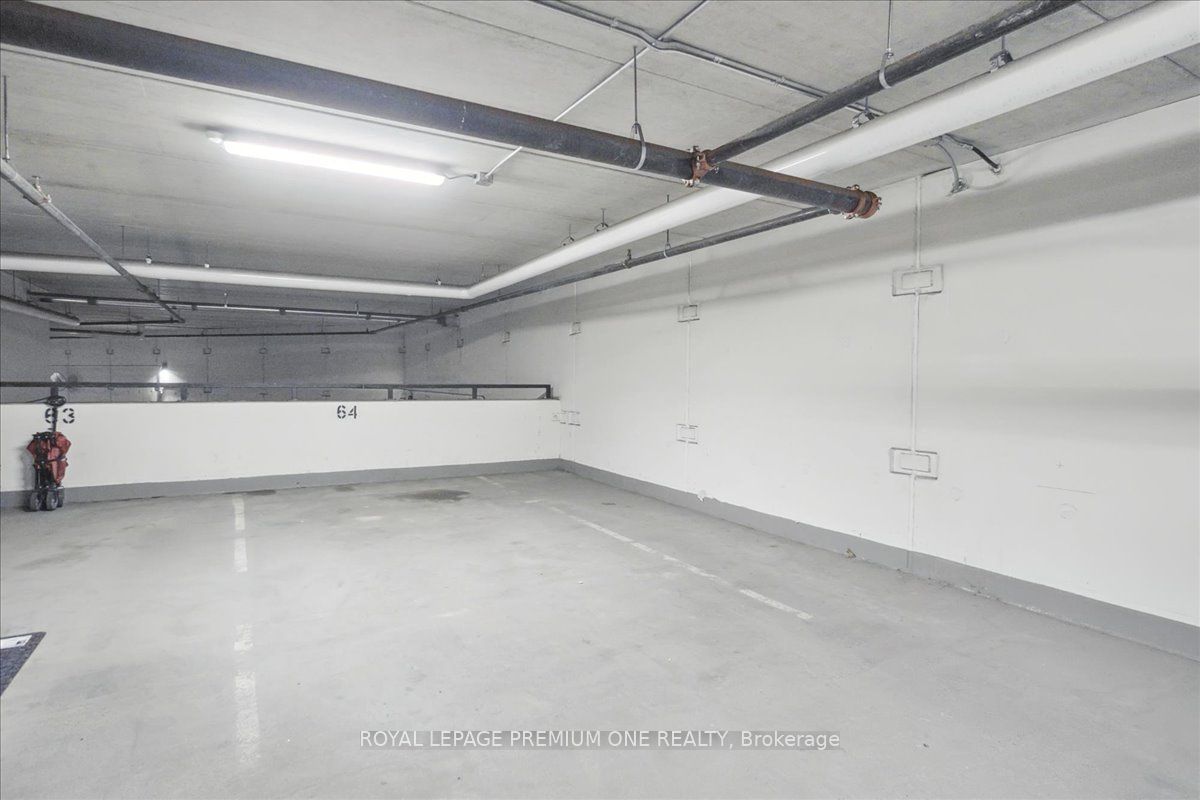 #301 - 150 Wellington Street Property Photo 32