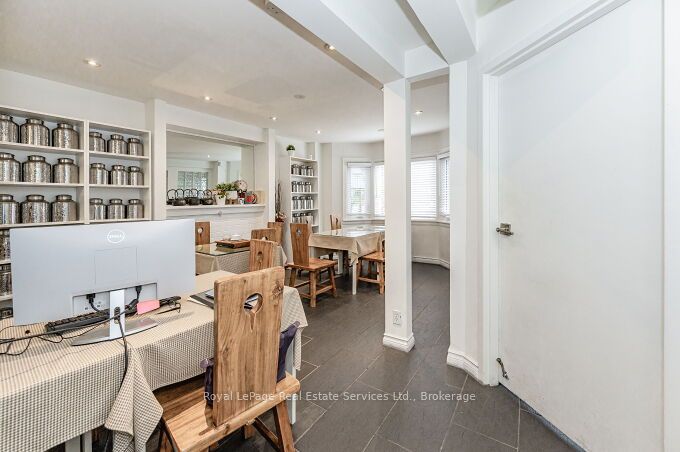 925 King Street Property Photo 5