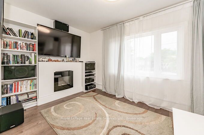 925 King Street Property Photo 12