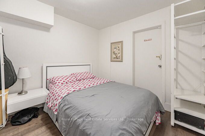 925 King Street Property Photo 17