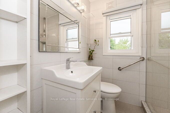 925 King Street Property Photo 18