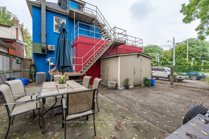 925 King Street Property Photo 35