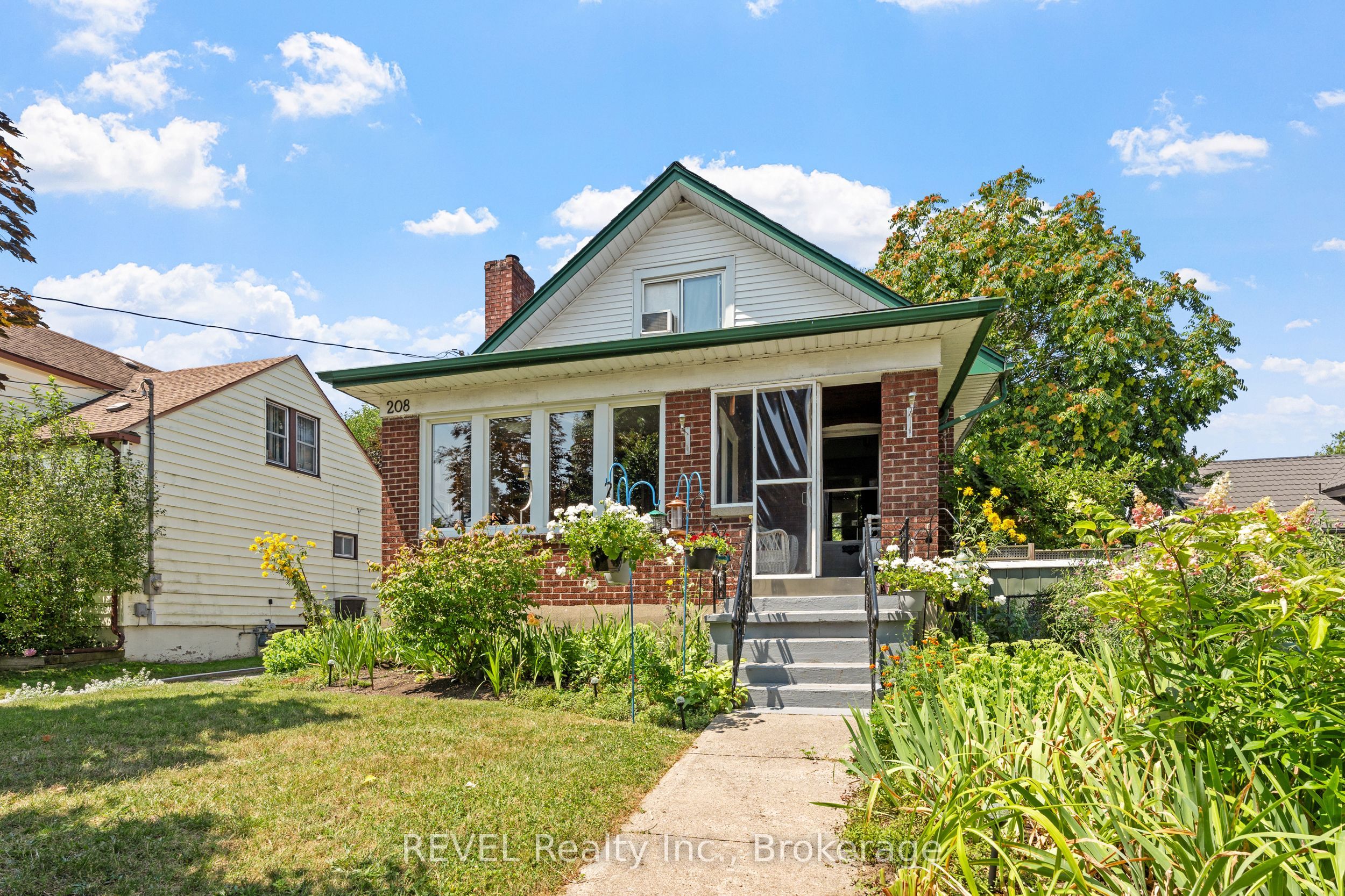 208 North Street Property Photo 2