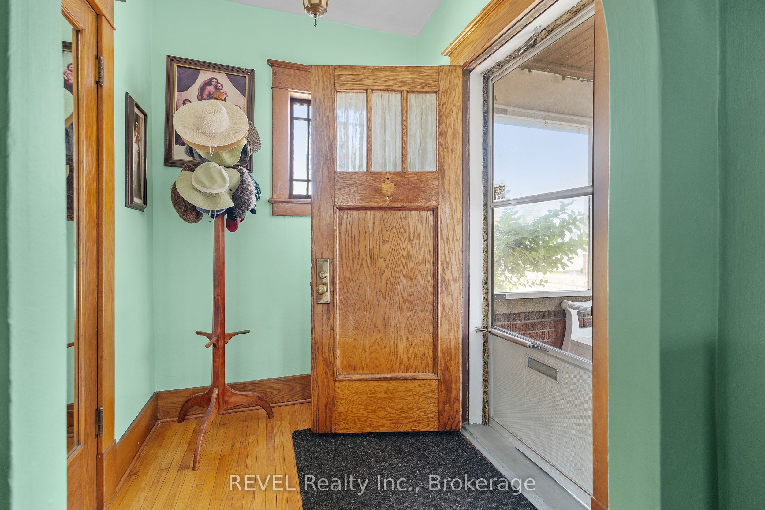 208 North Street Property Photo 6