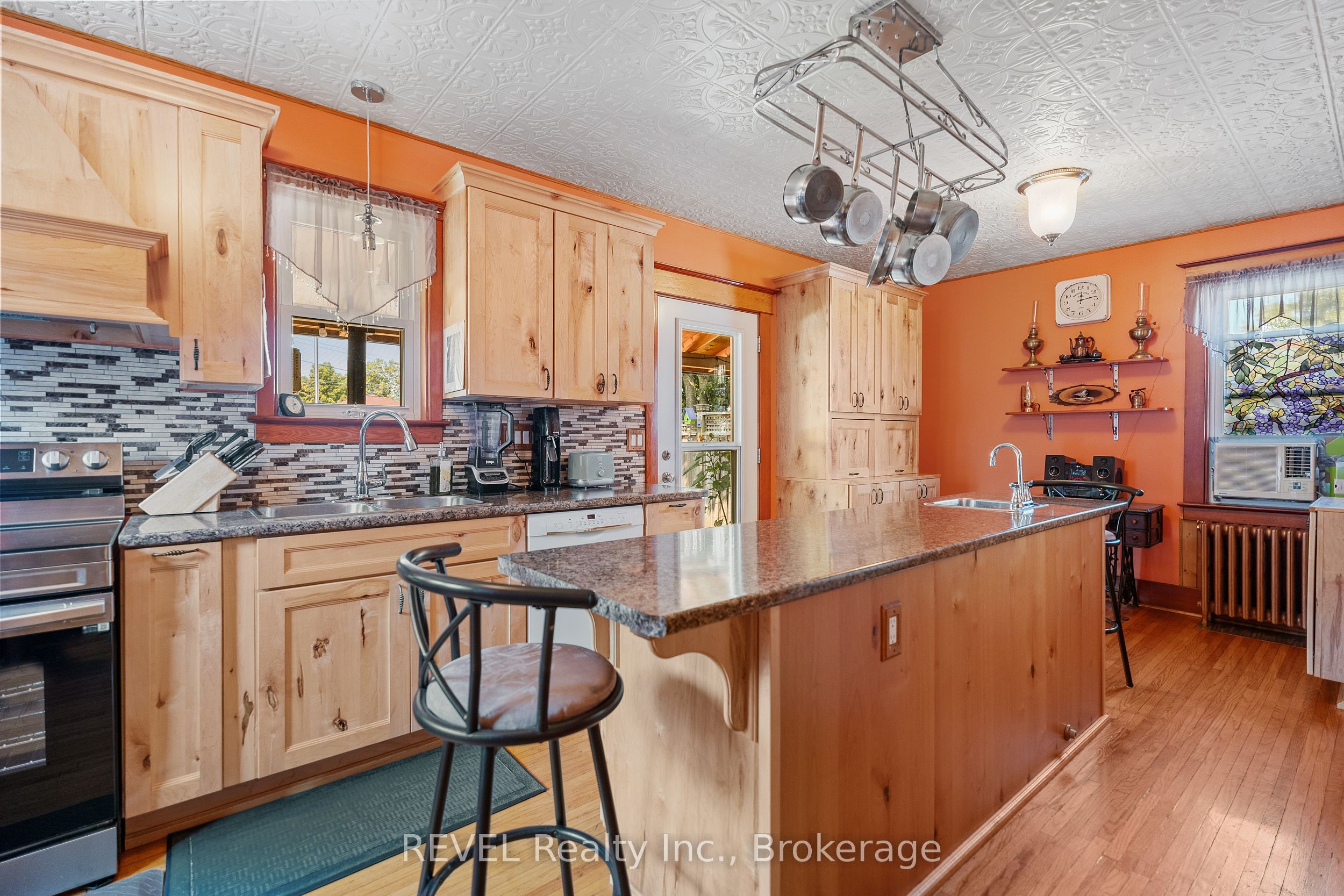 208 North Street Property Photo 17