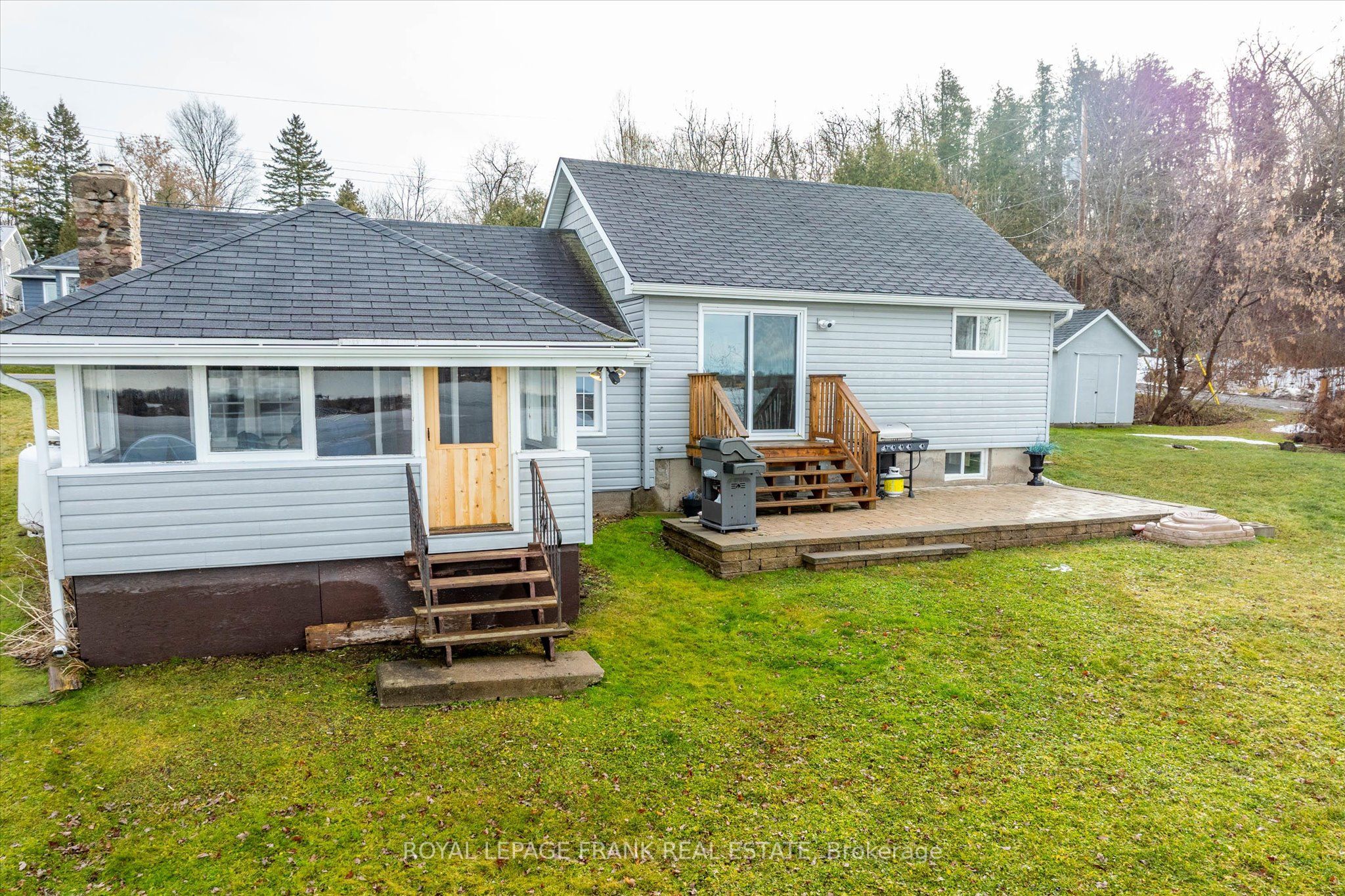 798 Simcoe Street Property Photo 6