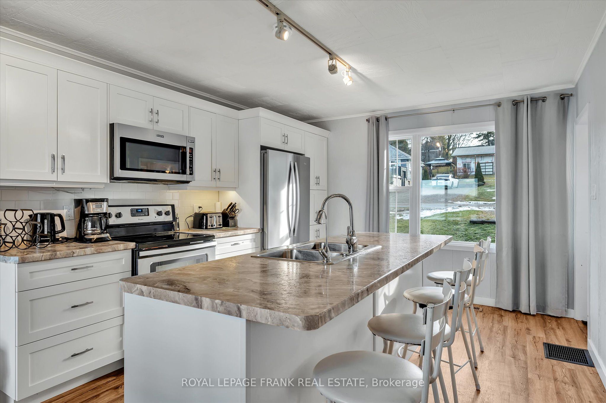798 Simcoe Street Property Photo 11