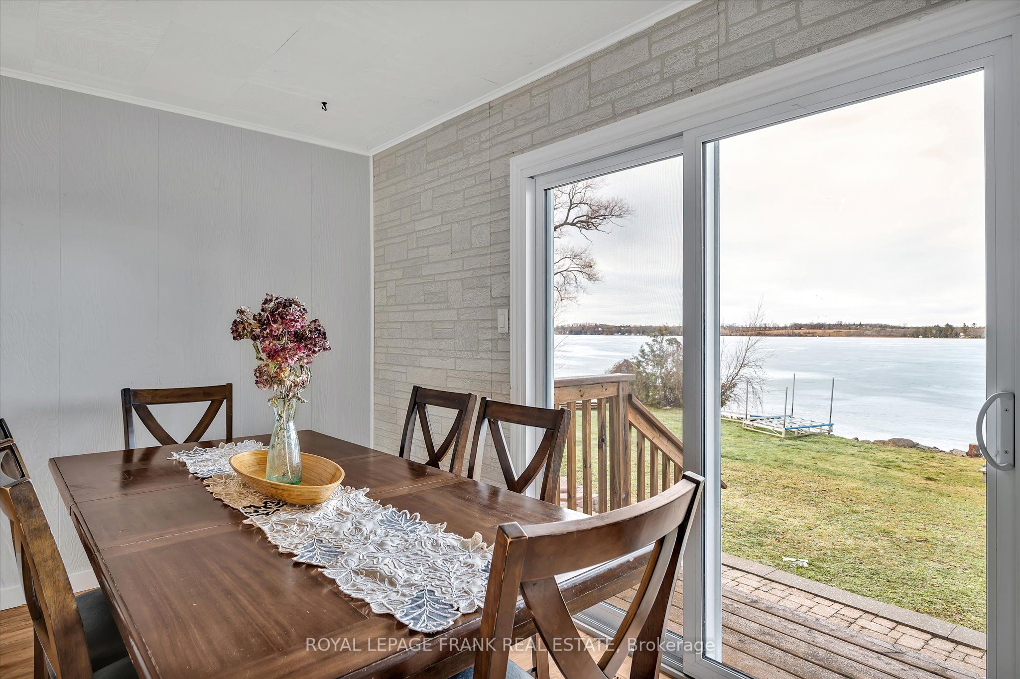 798 Simcoe Street Property Photo 14
