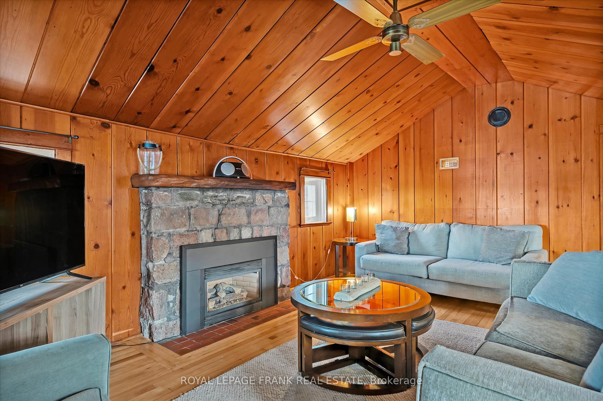798 Simcoe Street Property Photo 17