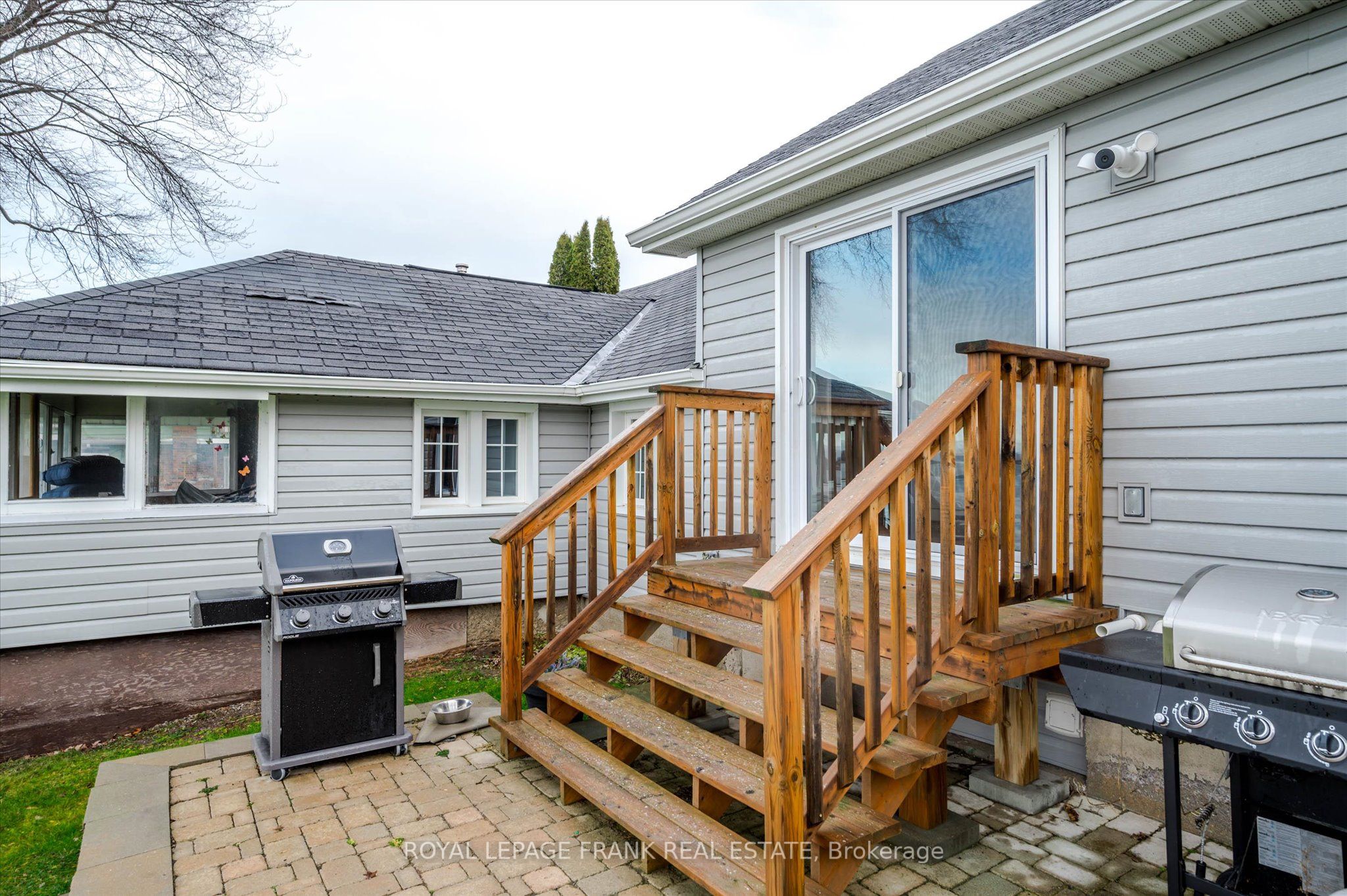 798 Simcoe Street Property Photo 28