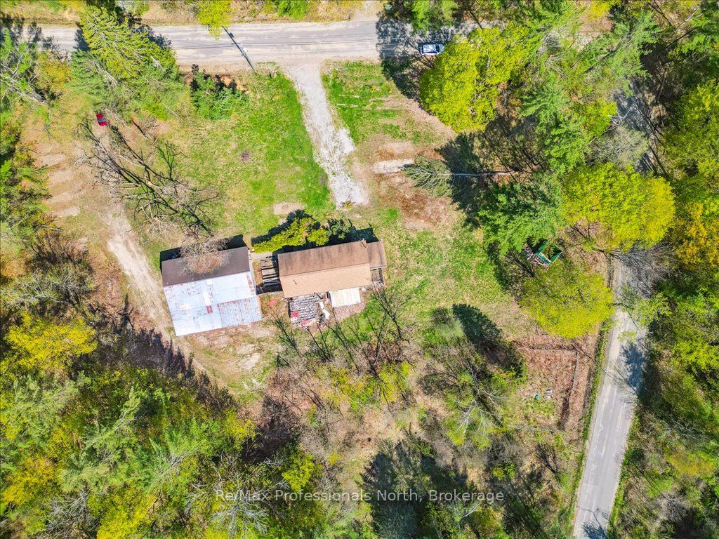 1090 Whites Road Property Photo 8