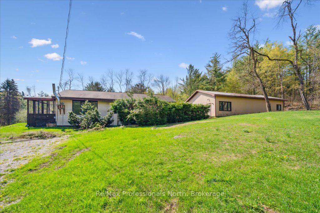 1090 Whites Road Property Photo 10