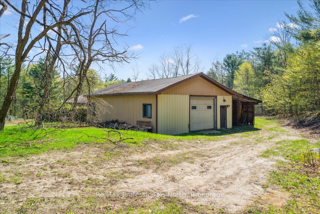 1090 Whites Road Property Photo 16