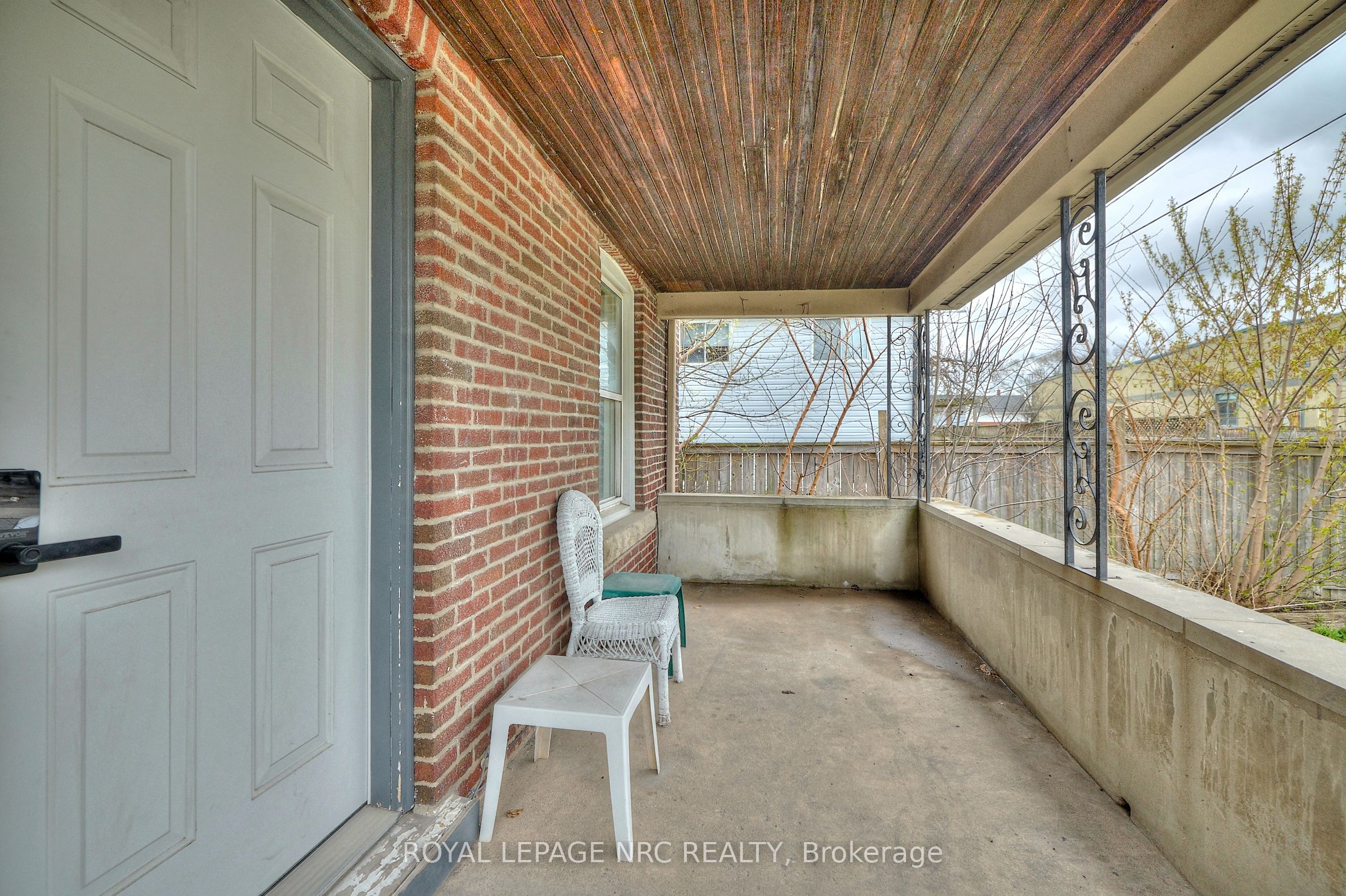 45 Pine Street N Property Photo 3