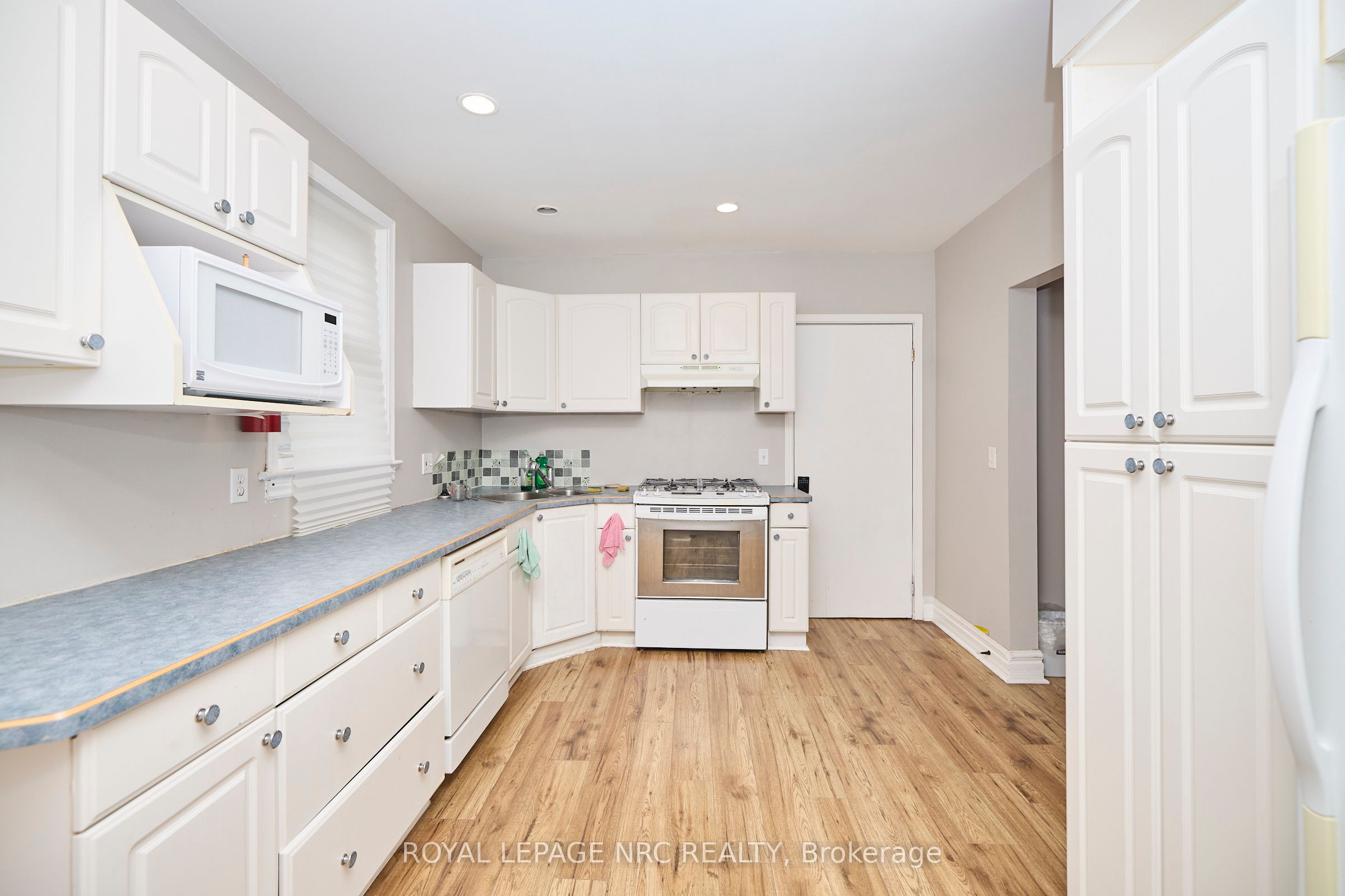 45 Pine Street N Property Photo 7