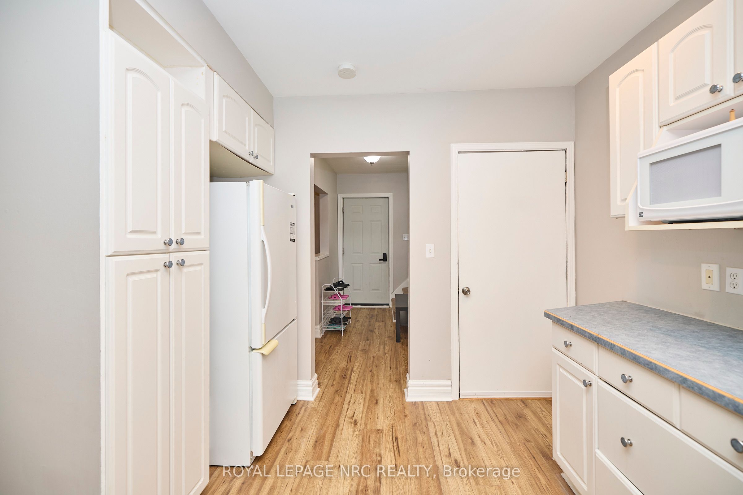 45 Pine Street N Property Photo 8