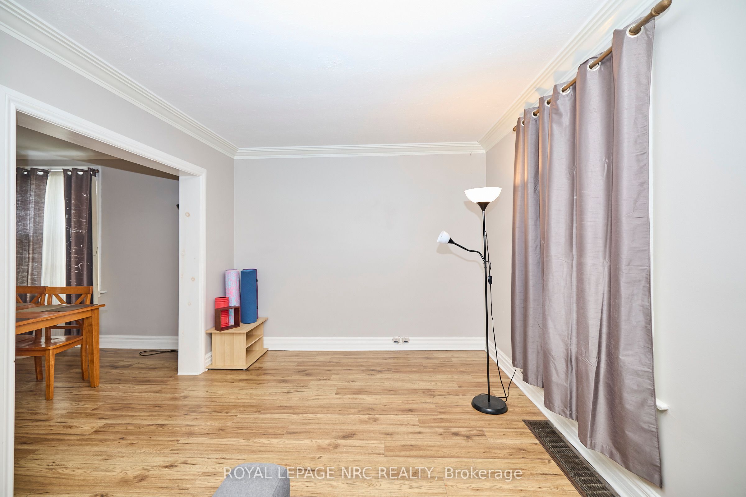 45 Pine Street N Property Photo 11