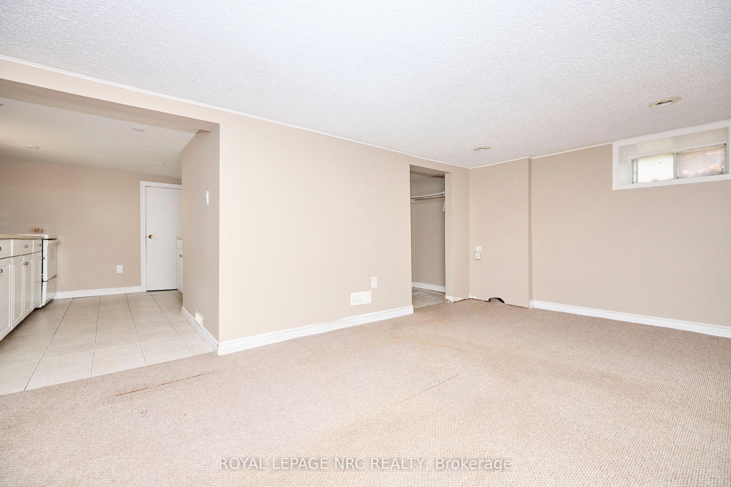 45 Pine Street N Property Photo 18