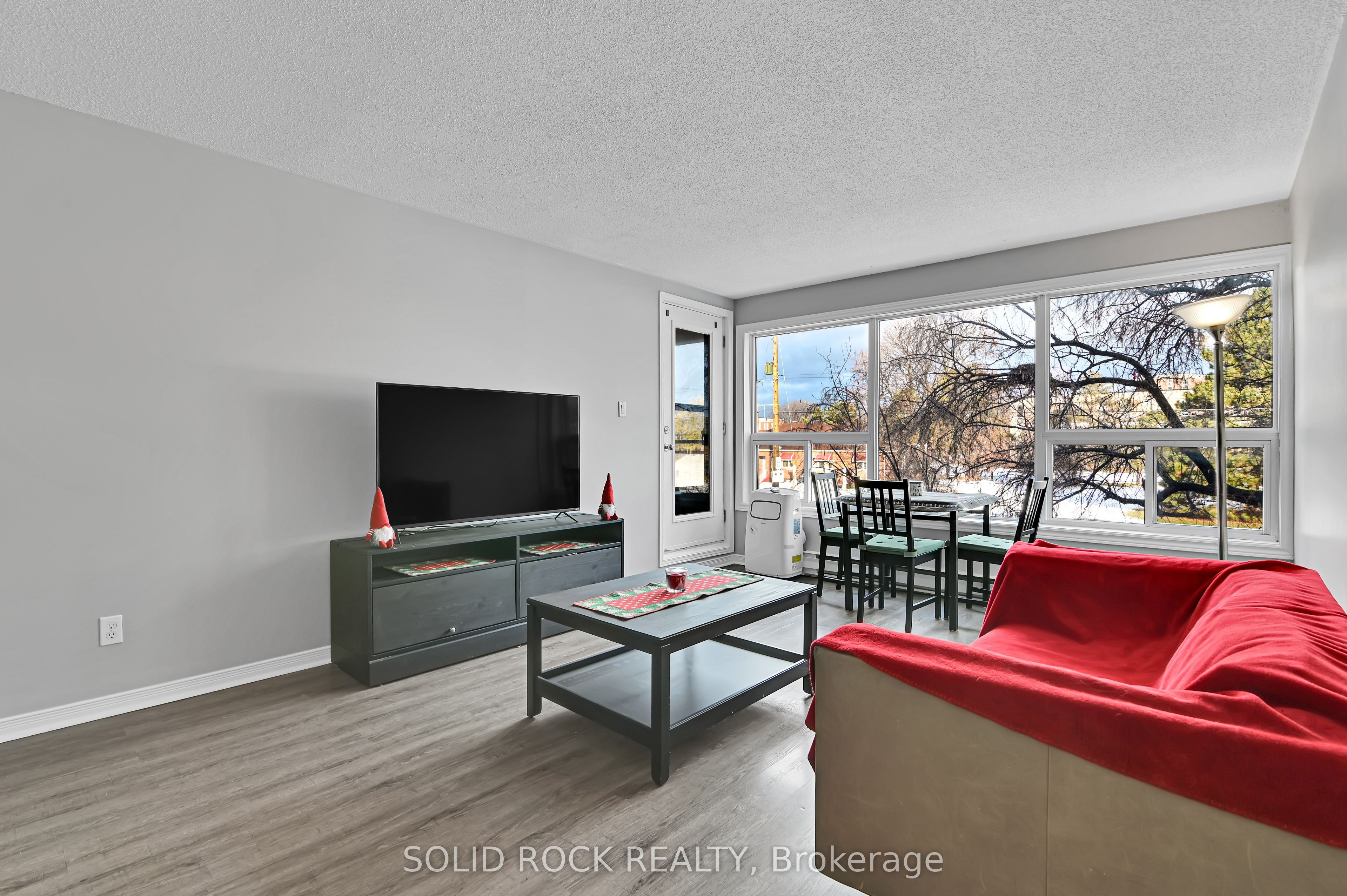 #203 - 1490 Heron Road Property Photo 10