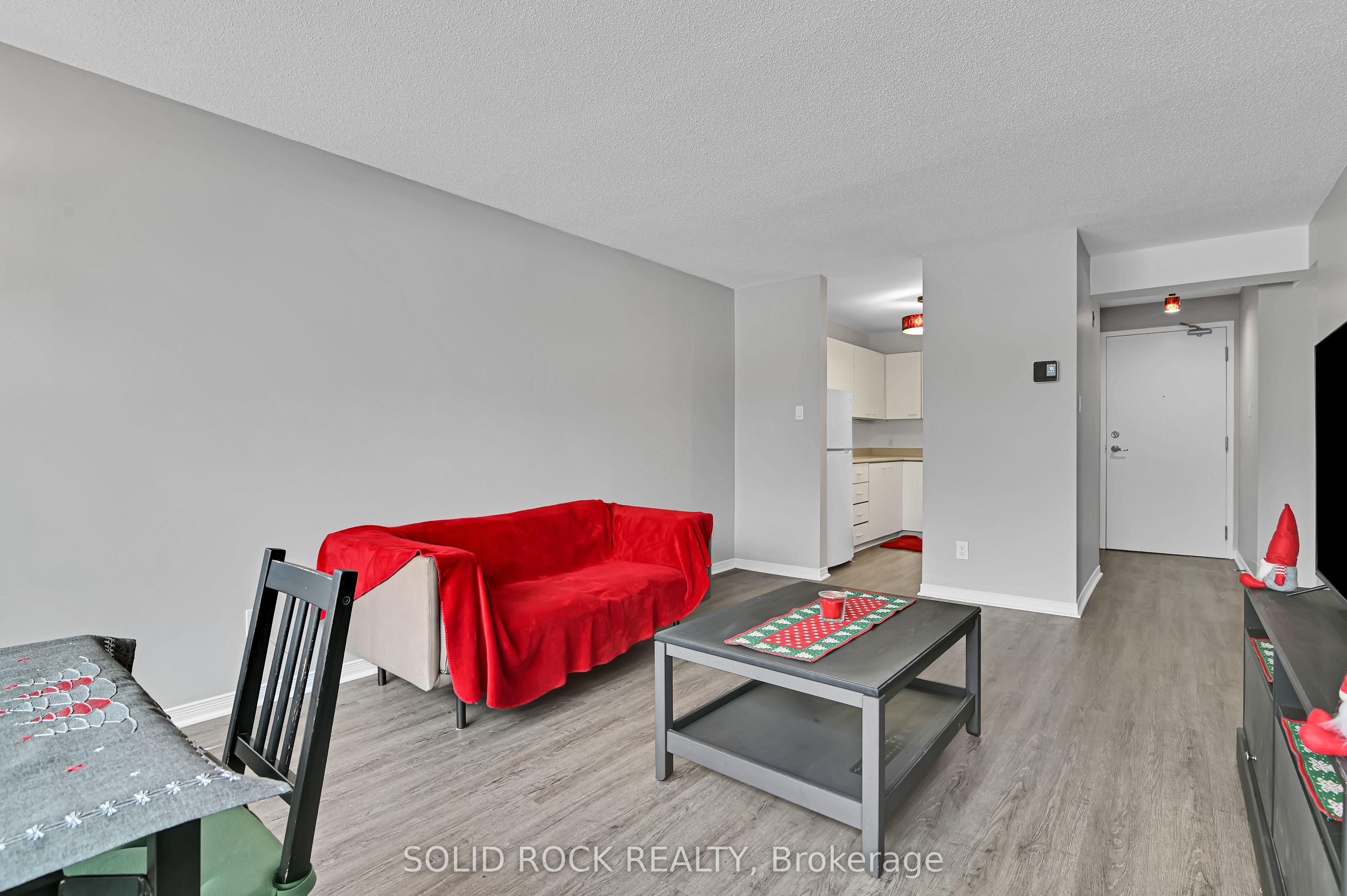 #203 - 1490 Heron Road Property Photo 11