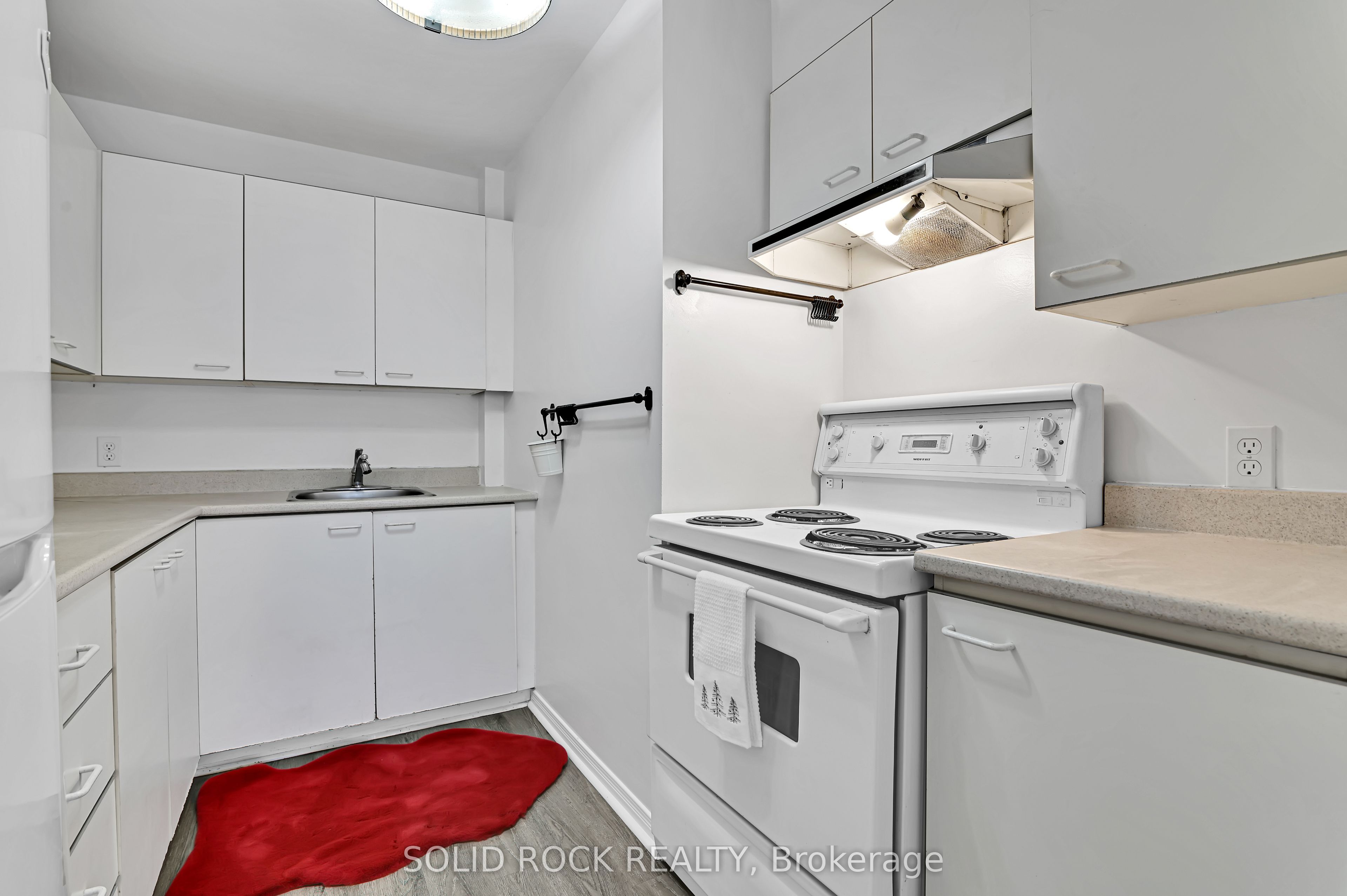 #203 - 1490 Heron Road Property Photo 14