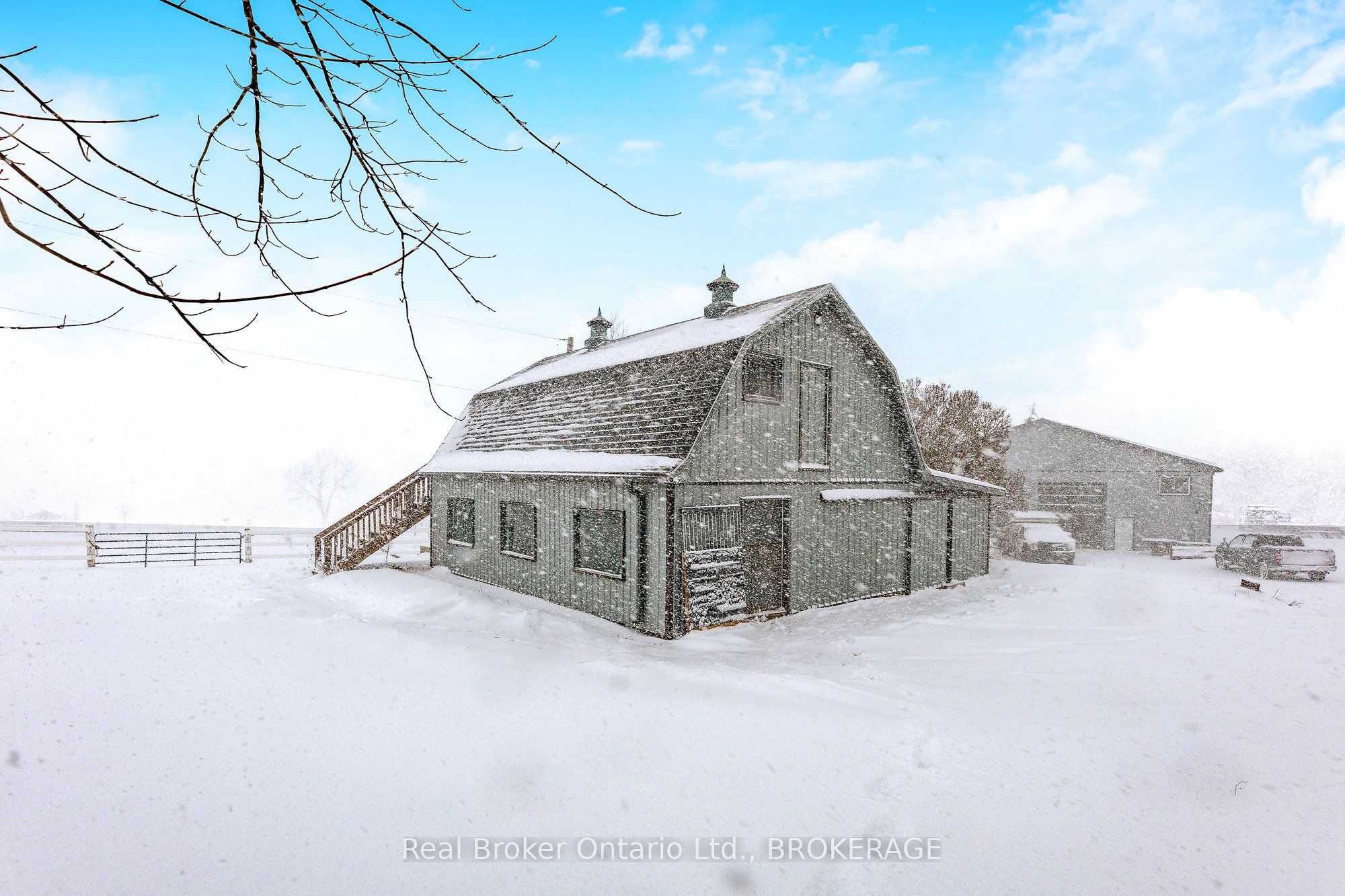 9408 17th Sideroad Property Photo 1