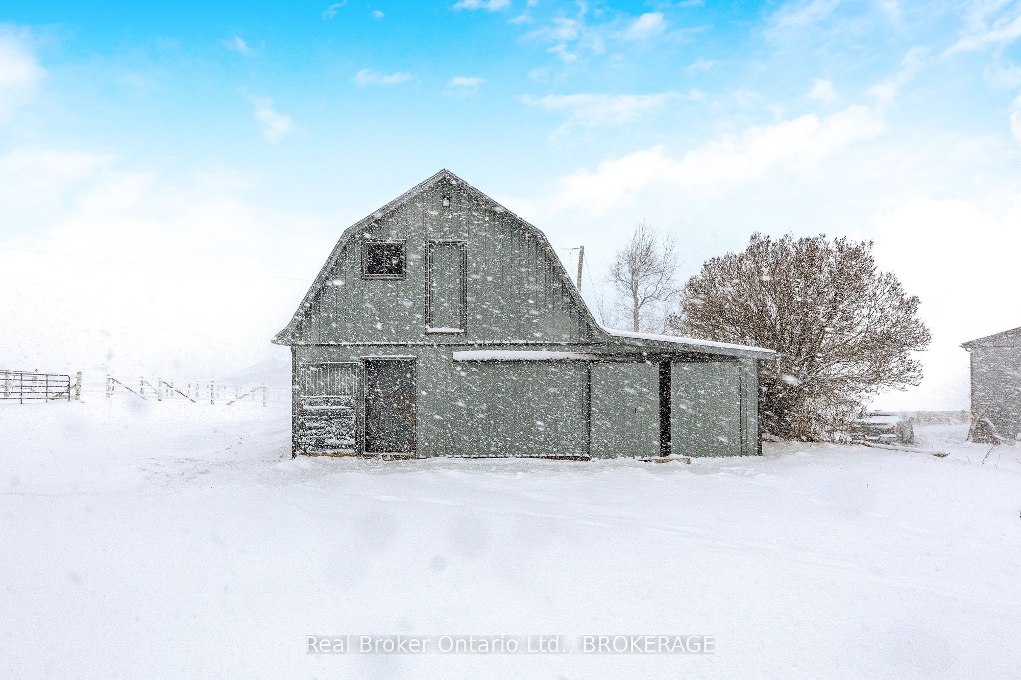 9408 17th Sideroad Property Photo 3
