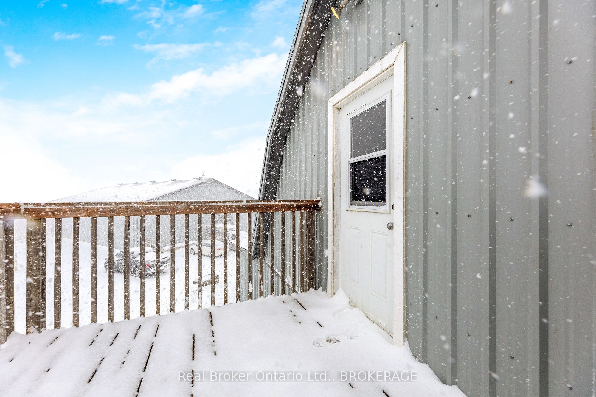 9408 17th Sideroad Property Photo 8