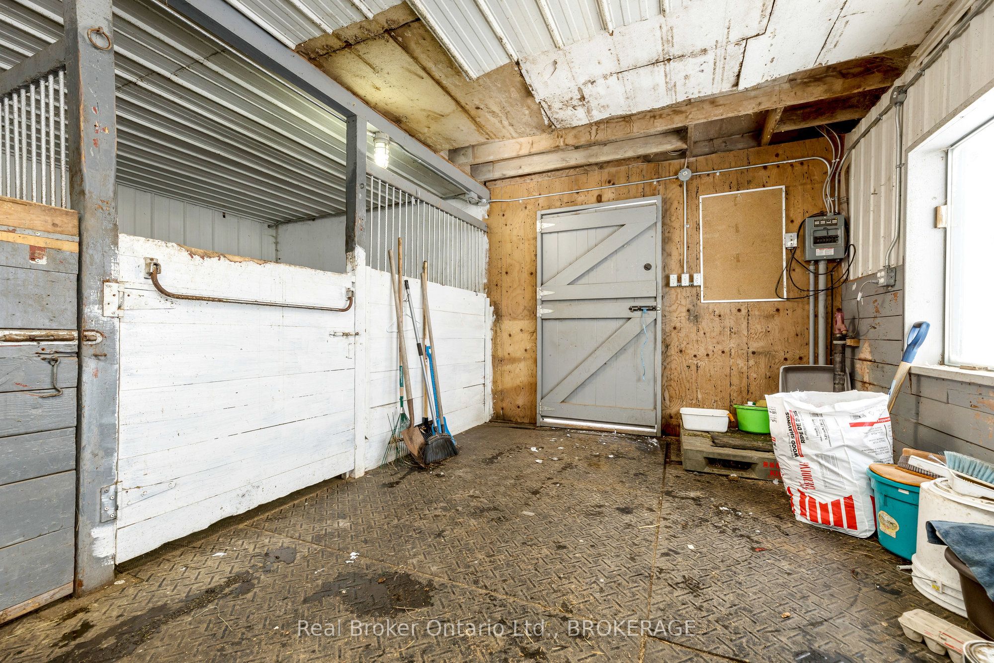 9408 17th Sideroad Property Photo 27