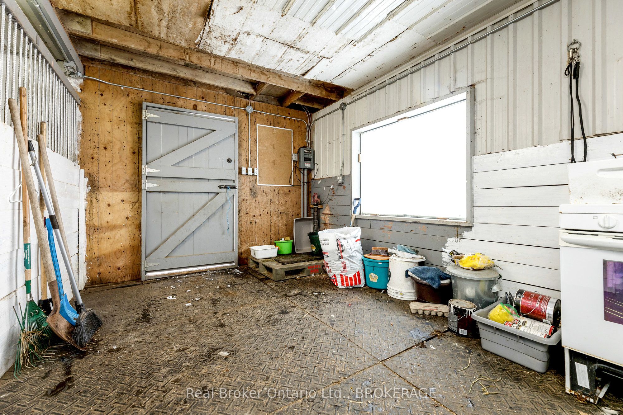 9408 17th Sideroad Property Photo 28