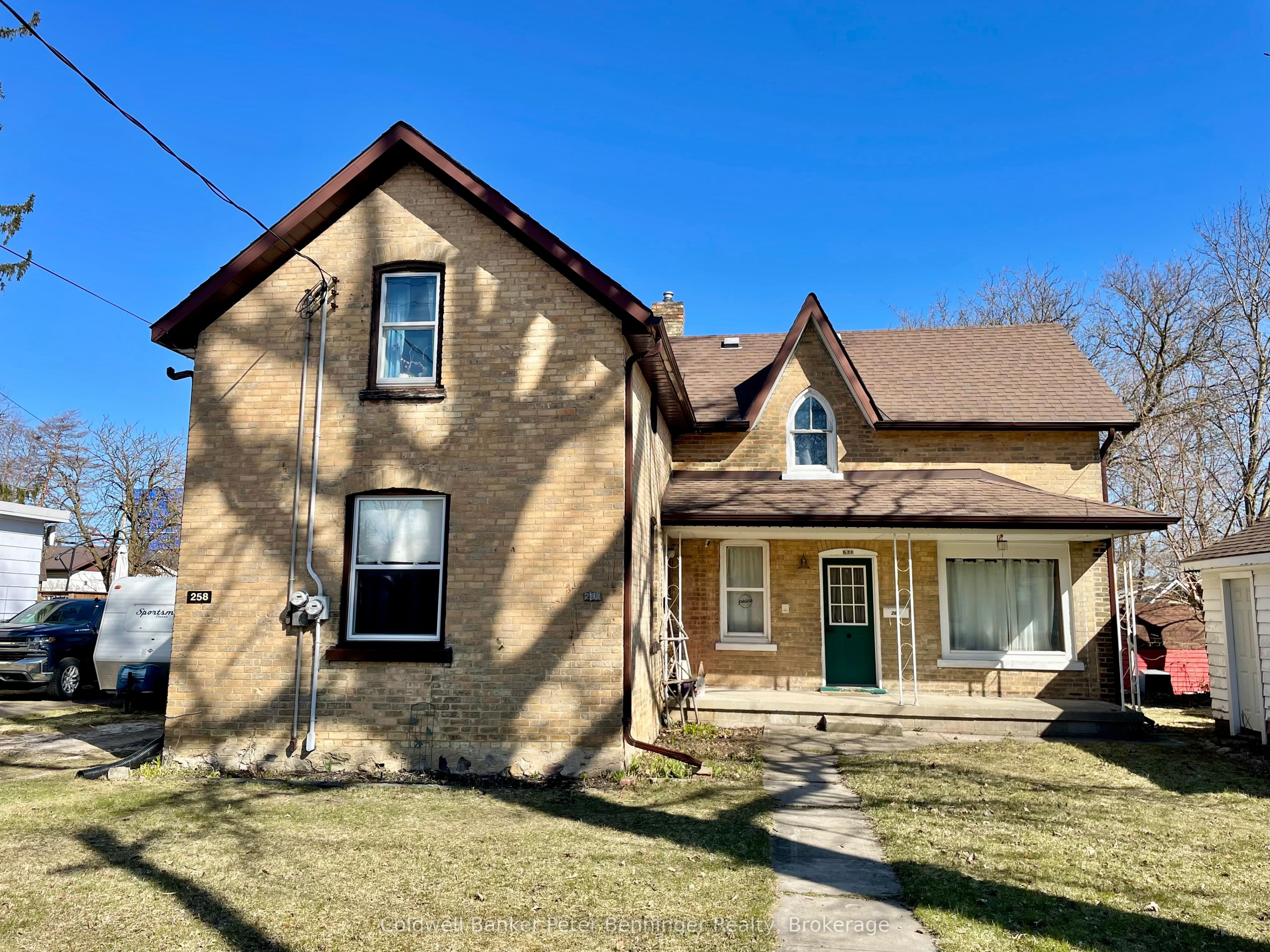 258 8th Street Property Photo 1