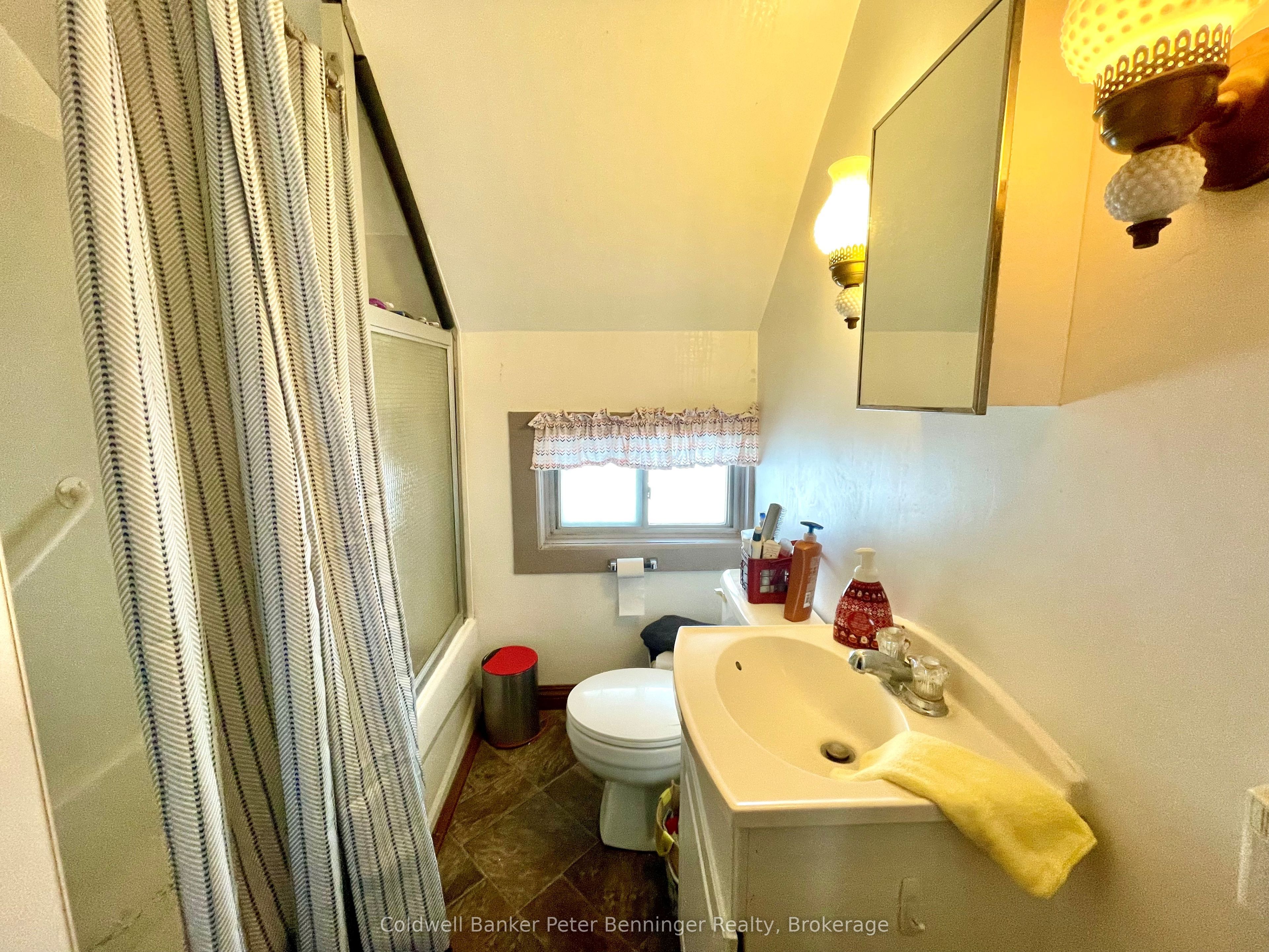 258 8th Street Property Photo 24