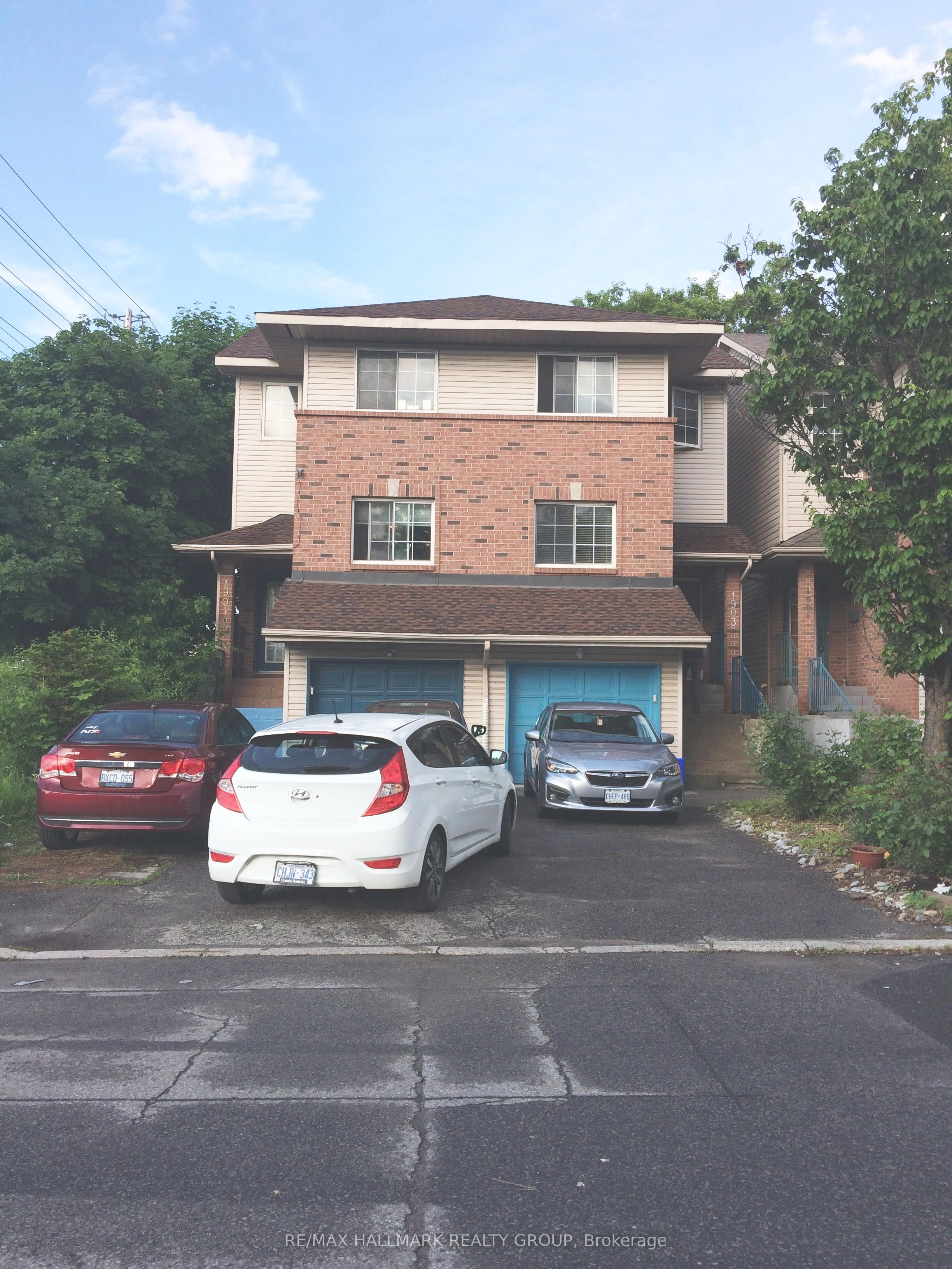 1901 Hampstead Place Property Photo 1