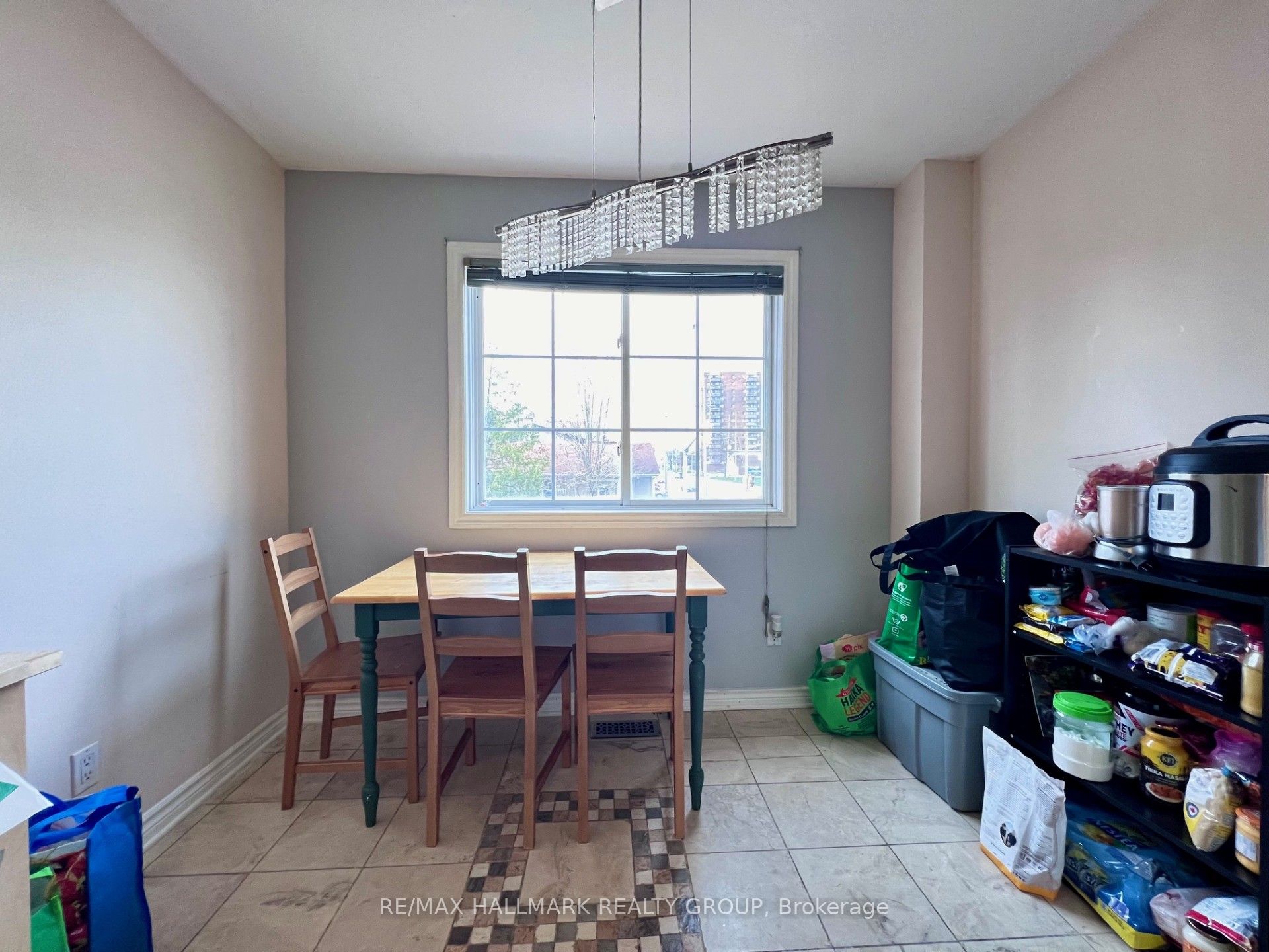 1901 Hampstead Place Property Photo 3