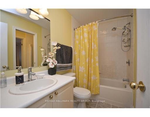 1901 Hampstead Place Property Photo 11