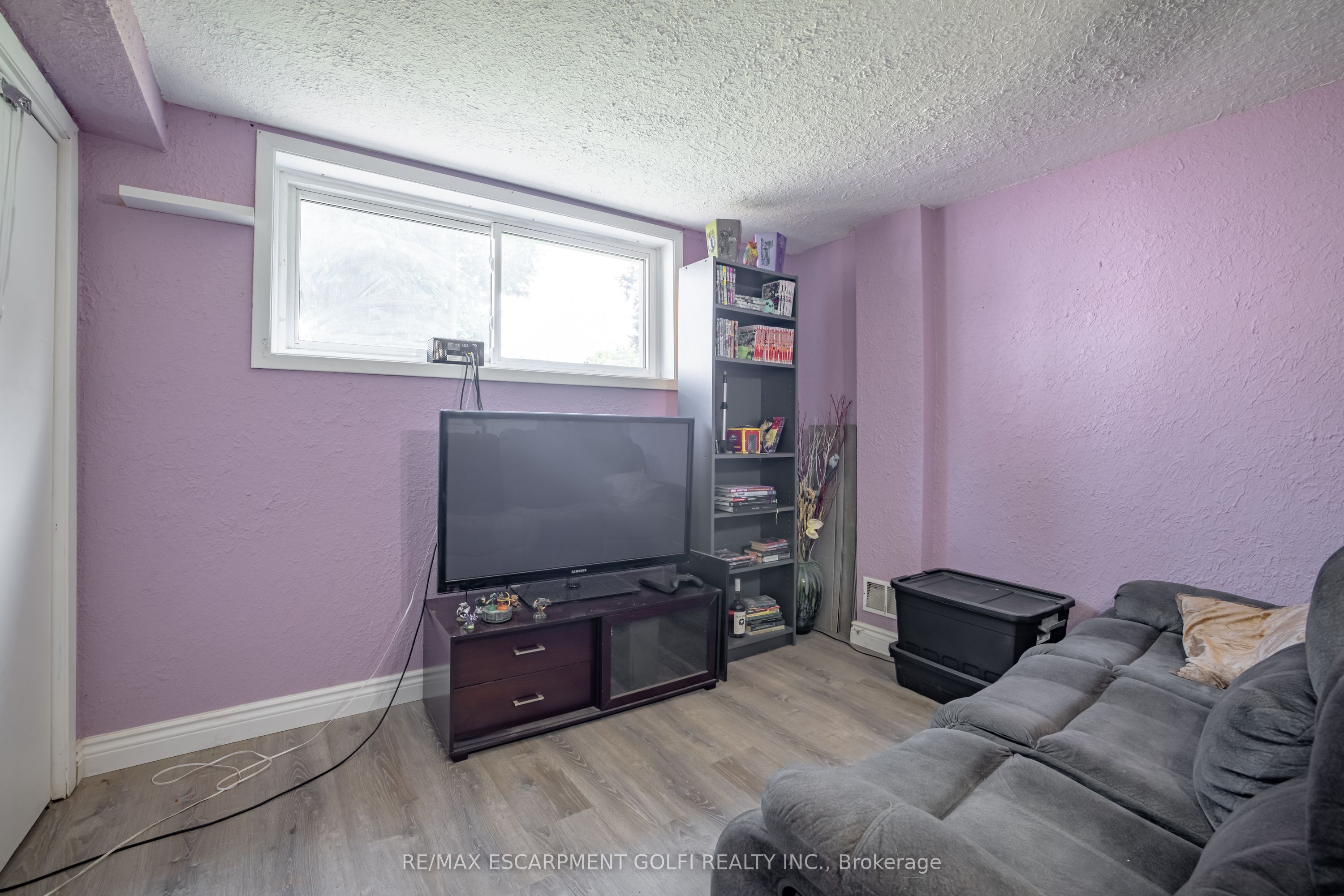 4553 Sussex Drive Property Photo 18