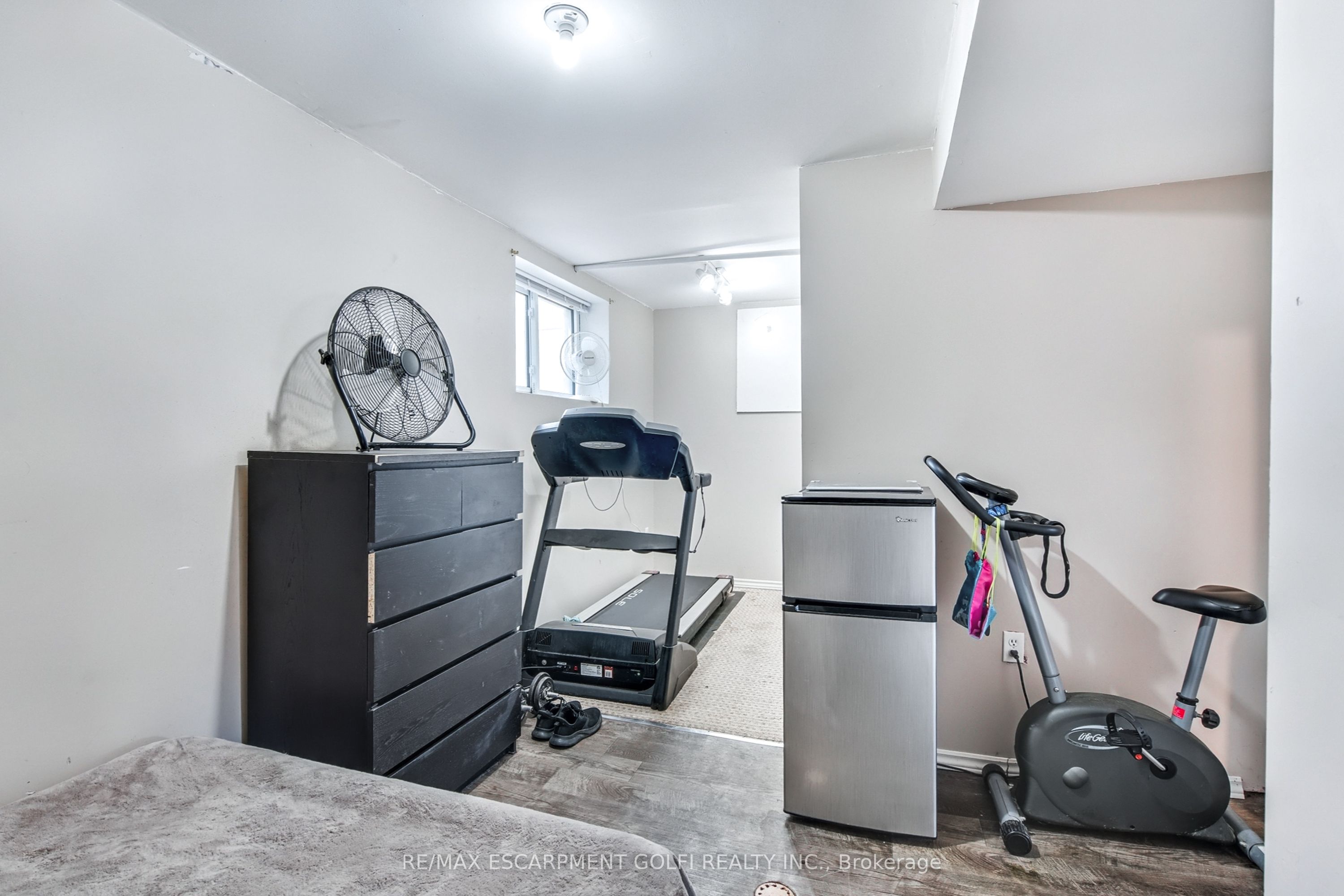 4553 Sussex Drive Property Photo 25