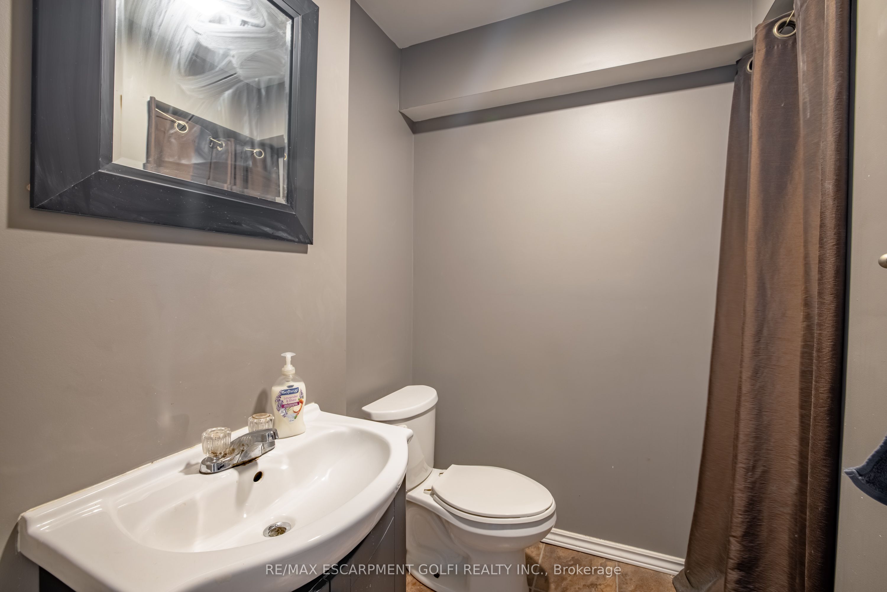 4553 Sussex Drive Property Photo 26
